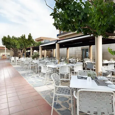 Resort Giannoulis - Santa Marina 4*