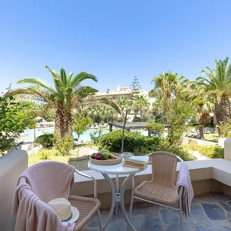 Giannoulis - Santa Marina 4*