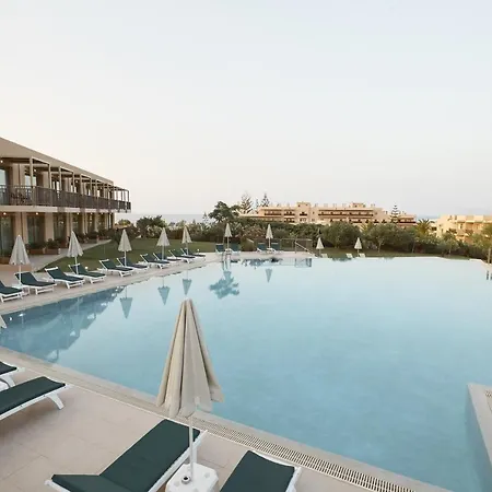 Resort Giannoulis - Santa Marina 4*