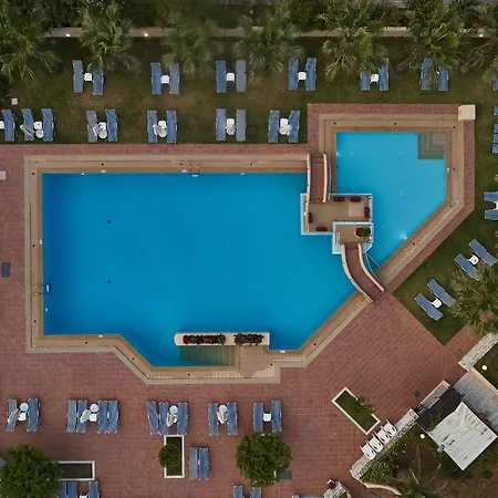 Giannoulis - Santa Marina 4*